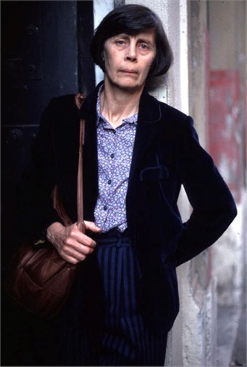 Faccia da 900. Piera Giordano legge Amelia&nbsp;Rosselli